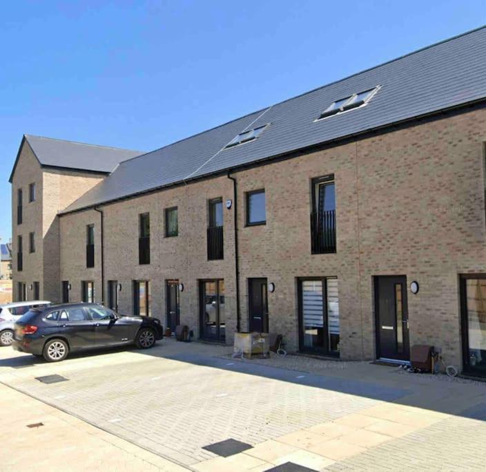 Modern 3 Bed Villa With Free Parking And Garden Close To City Center And Edinburgh Airport Εξωτερικό φωτογραφία